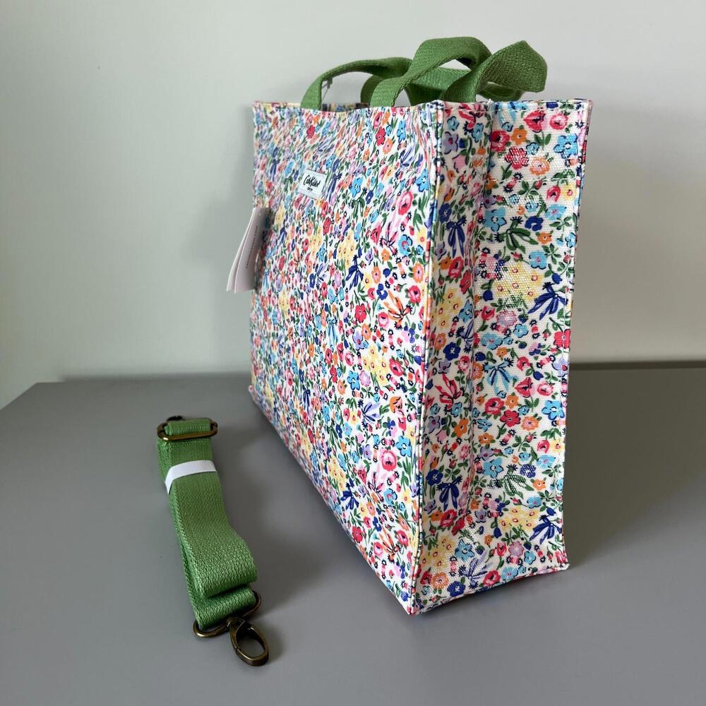Cath Kidston Flower Field Medium Crossbody Book Bag/Tote New NWT - Picture 3 of 6